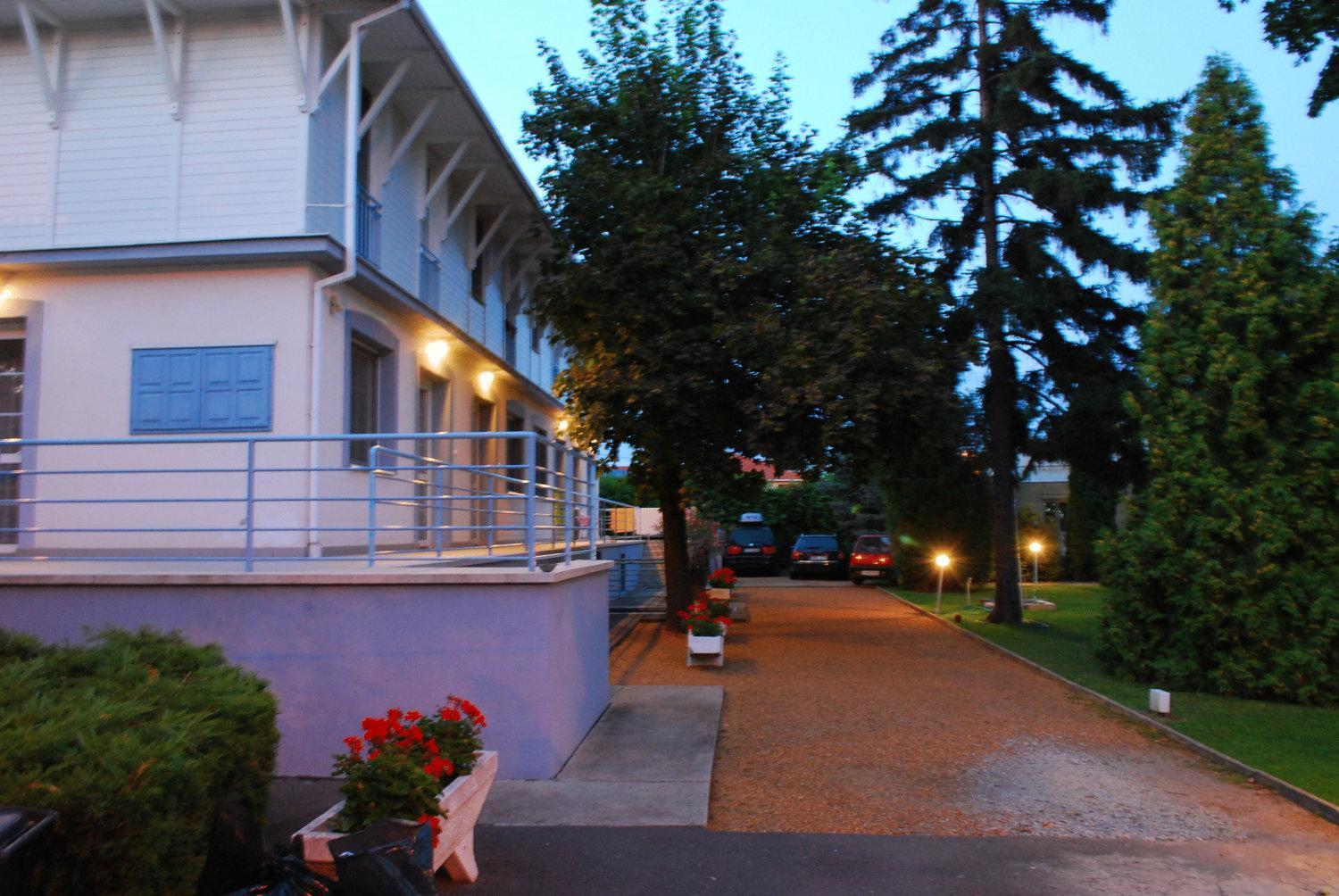 Samson Apartment ไฮจ์ดุสโซบอสโล ภายนอก รูปภาพ